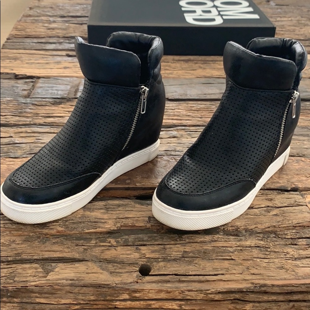 Steve Madden wedgie shoes